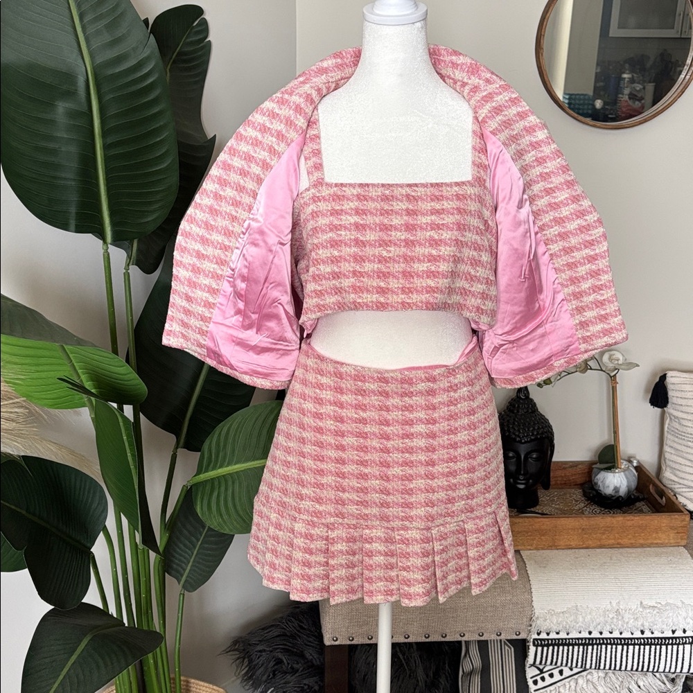 Fashion Nova Blush and Cream Skirt Set - Picture 10 of 13